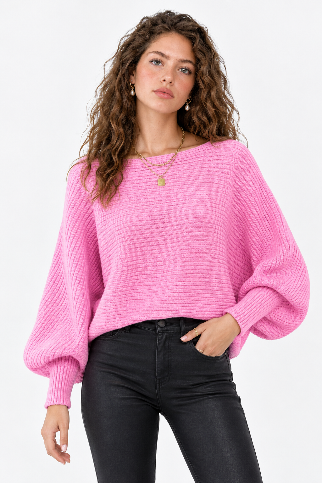 Fuchsia pink ribbed sweater – styling view