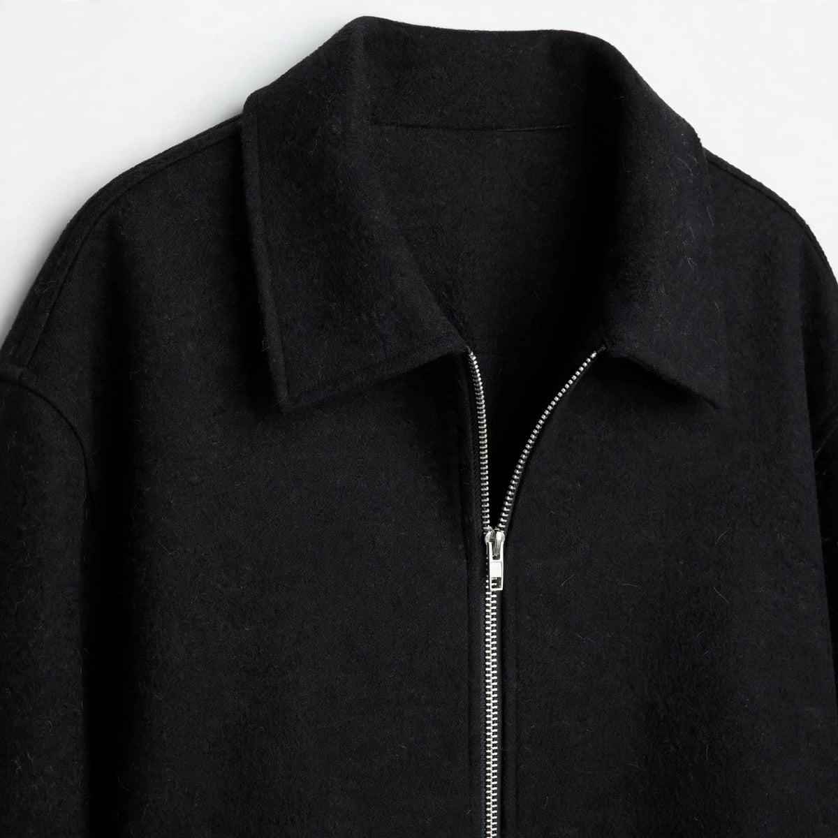 Dropped Shoulder Jacket in Black – collar close-up
