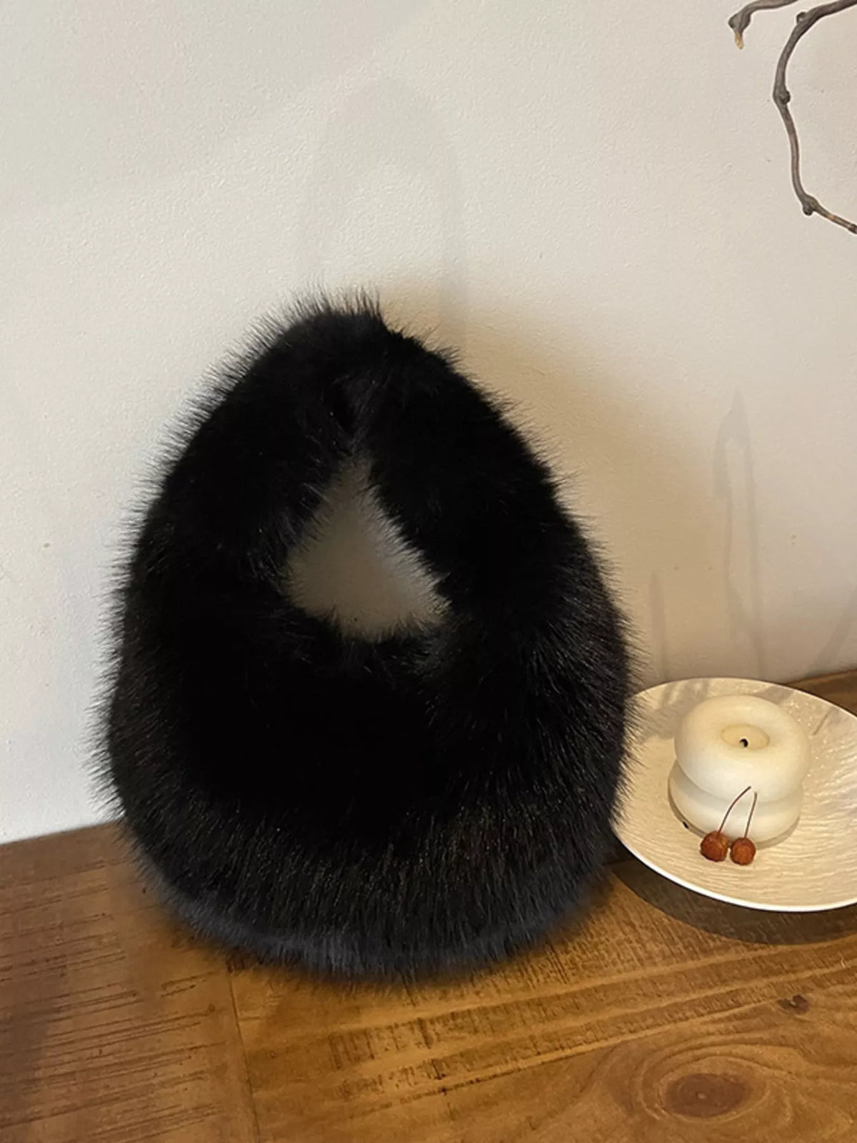 Fluffy mini handbag detail | Orleve