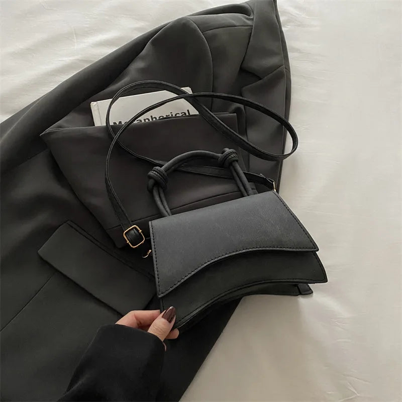 Knotted crossbody bag for women | ORLEVE