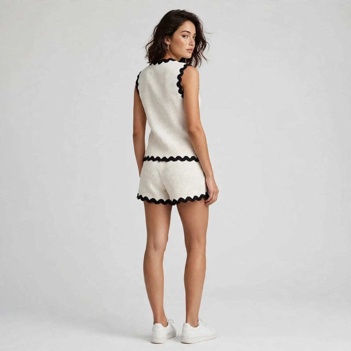 Scalloped Top Set
