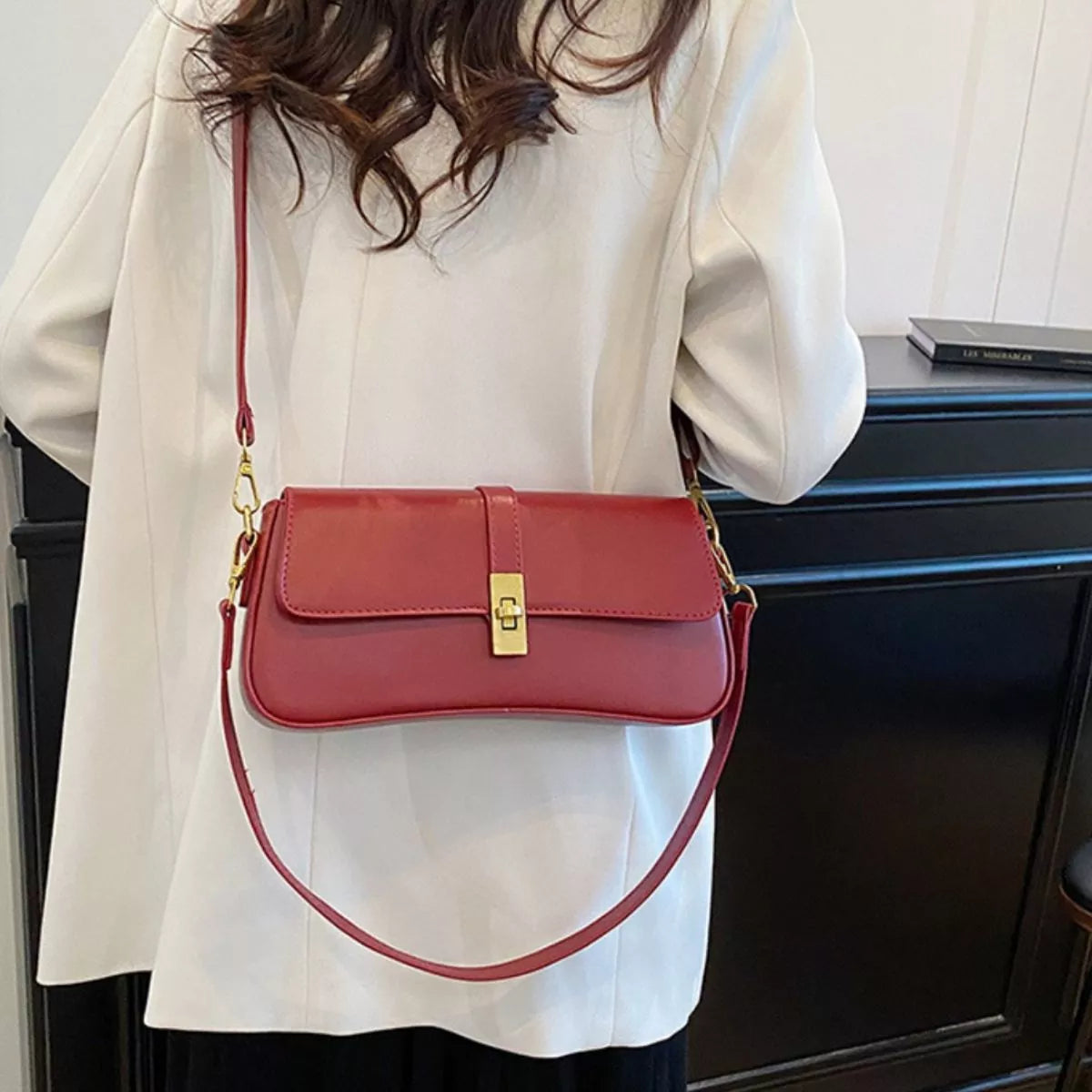 Rectangular golden buckle crossbody bag styling | Orleve