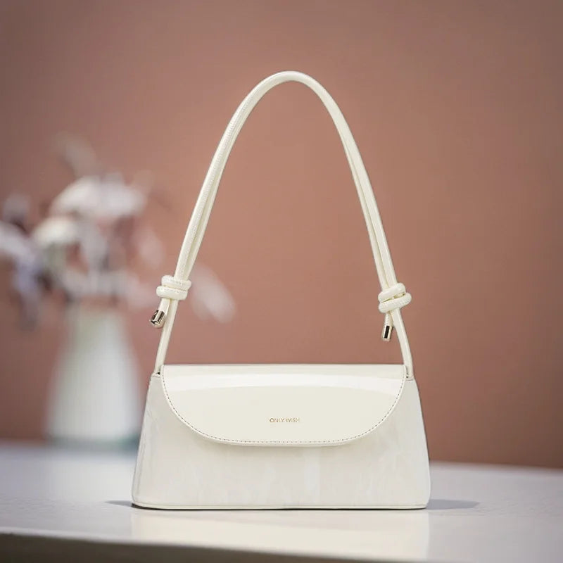 Ruched knotted shoulder bag styling | ORLEVE