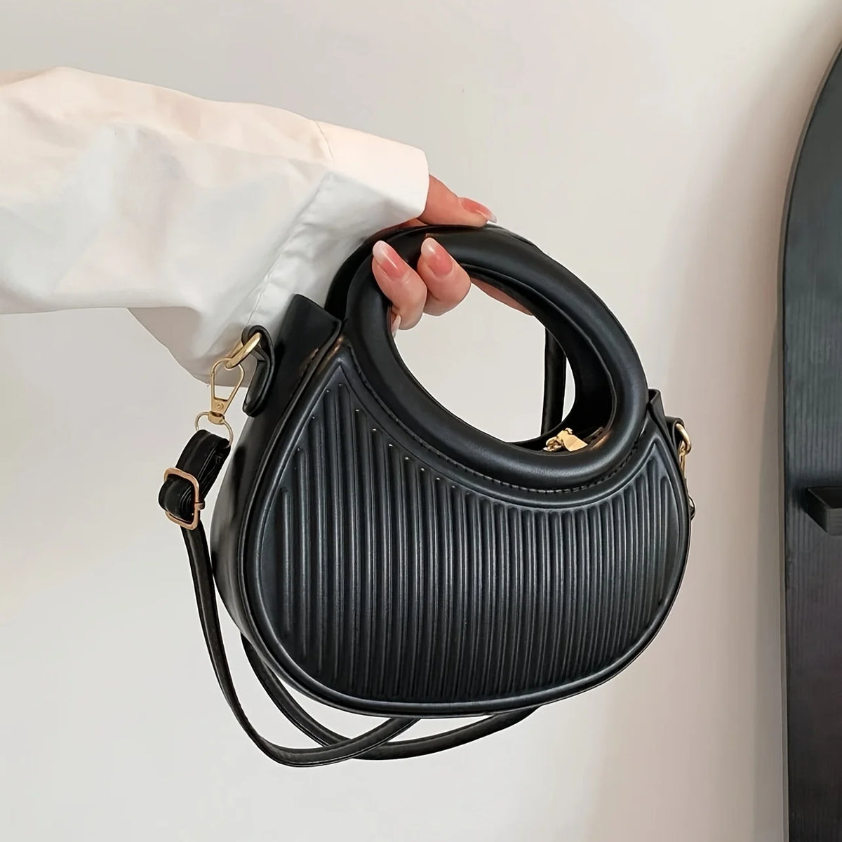 Sequin crescent shoulder bag front view | ORLEVE