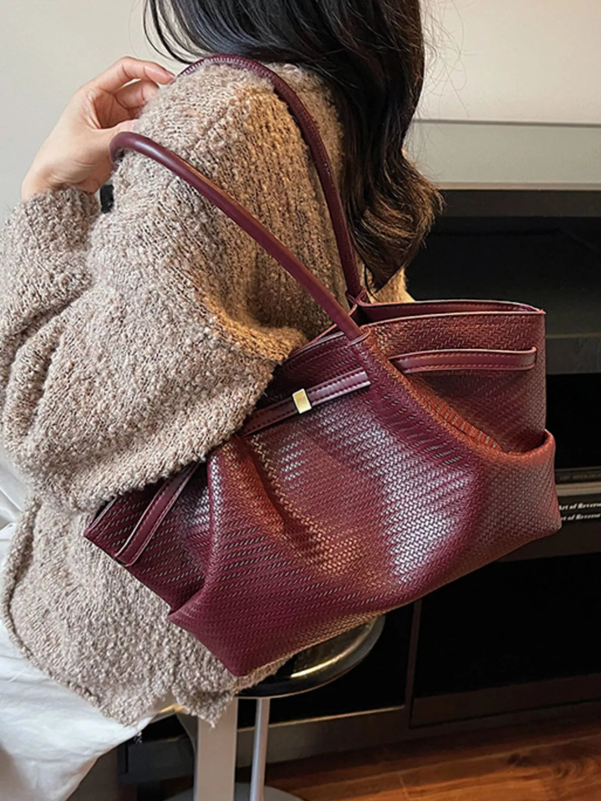 Textured leather tote bag product image | ORLEVE