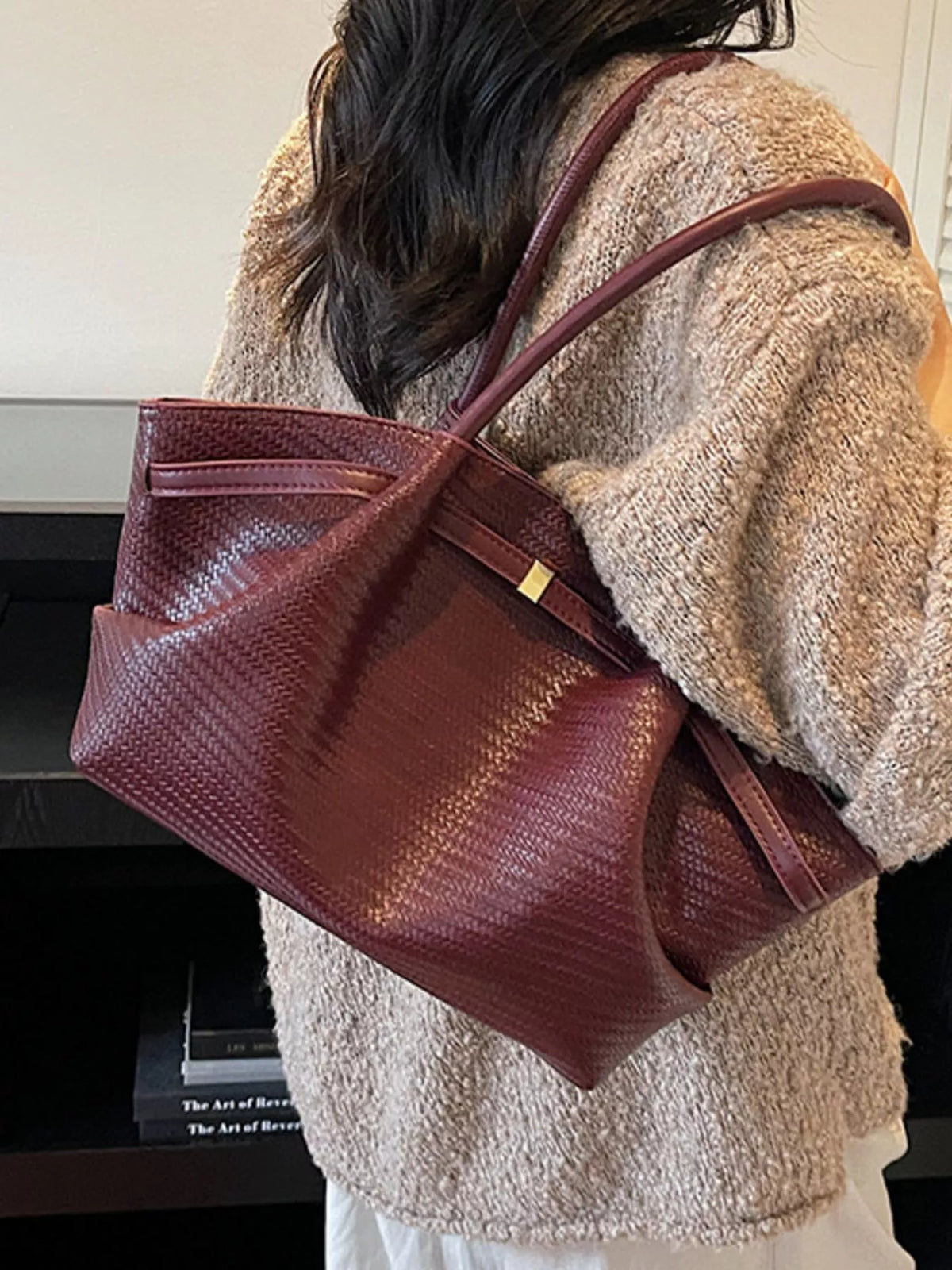 Textured leather tote bag product image | ORLEVE