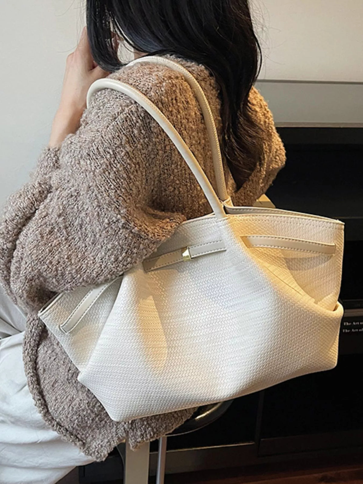 Textured leather tote bag product image | ORLEVE